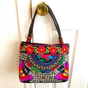 Beautiful Mexican Style Embroidered Purse Like New